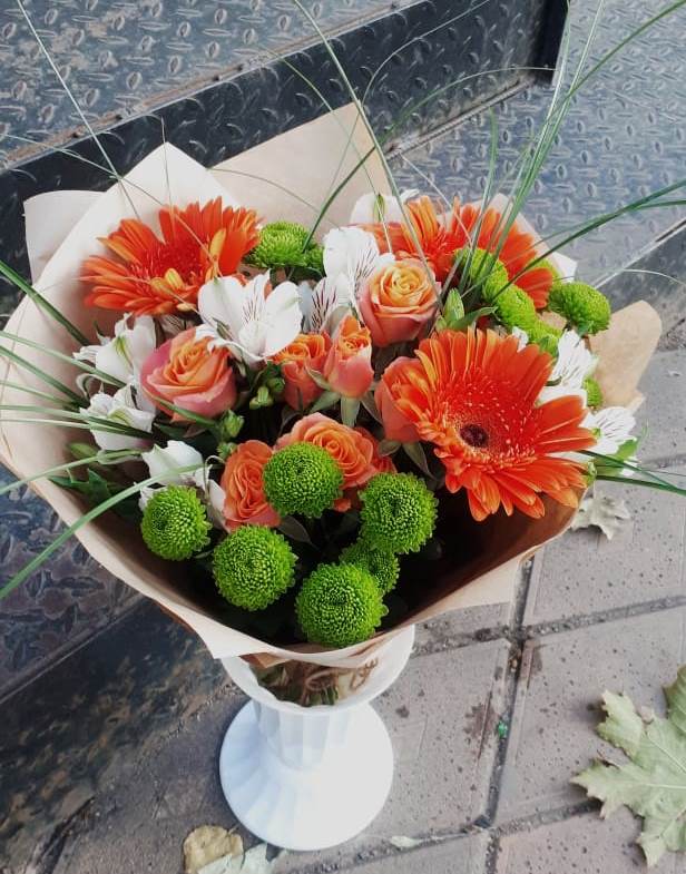 Букет цветов из: Герберы, Хризантемы, Альстромерии и Розы в Олонце