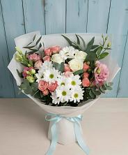 Букет цветов из:  Розы, Лизиантусы и Хризантемы в Олонце