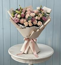 Букет цветов из:  Розы и Лизиантусы в Олонце