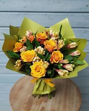 Букет цветов из:  Альстромерии и Розы в Олонце