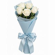 Букет 5 Белых роз Проуд в Олонце