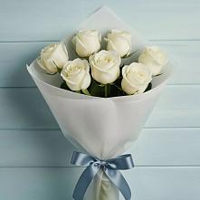 Букет 7 Белых роз Эдлесс Лав в Олонце