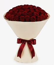 Букет 101 Бордовая роза Блэк Бакарра в Олонце
