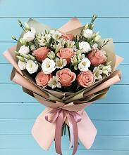 Букет цветов из:  Розы, Альстромерии и Лизиантусы в Олонце