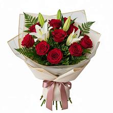 Букет цветов из:  Лилии и Розы в Олонце