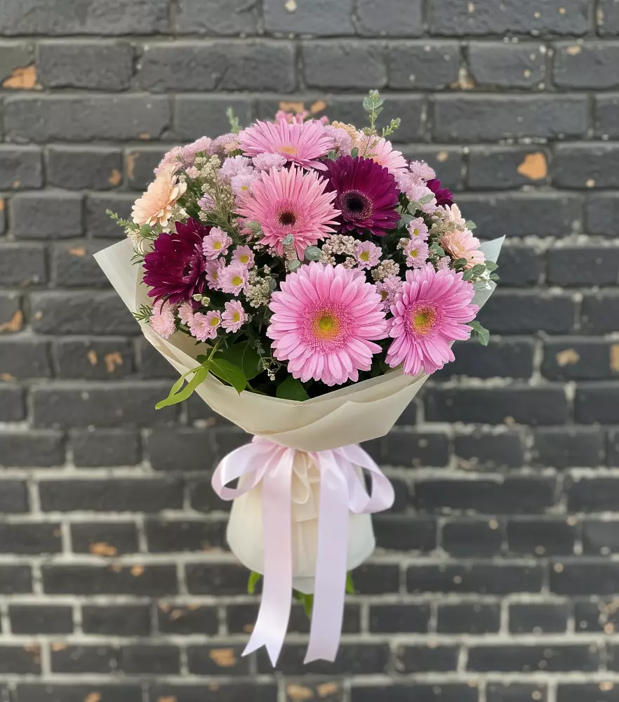 Букет цветов из: Герберы и Хризантемы в Олонце
