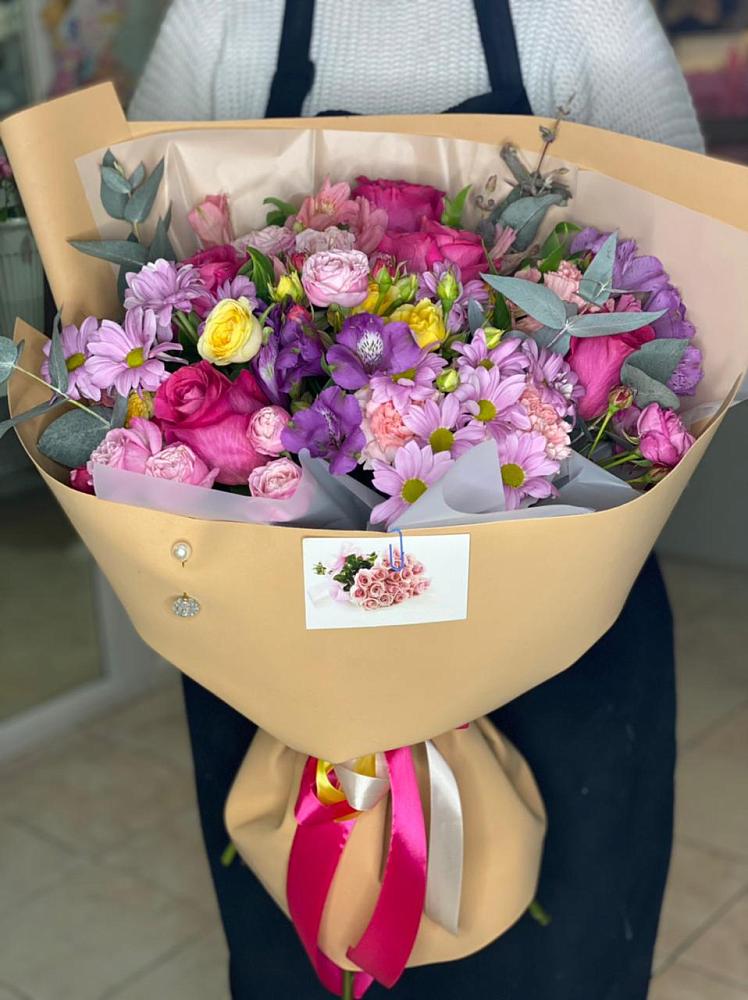 Букет цветов из: Хризантемы, Гвоздики и Альстромерии в Олонце