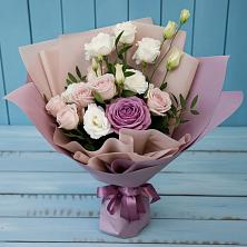 Букет цветов из:  Розы и Лизиантусы в Олонце