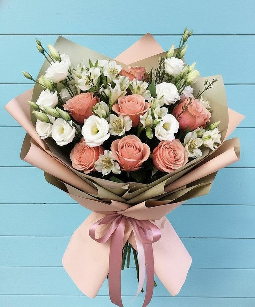 Букет цветов из: Розы, Альстромерии и Лизиантусы в Олонце