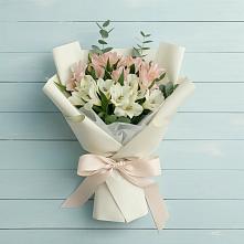 Букет цветов из:  Альстромерии в Олонце