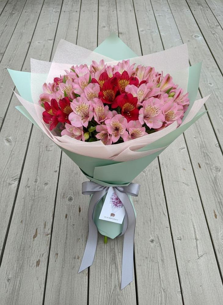 Букет цветов из: Альстромерии в Олонце