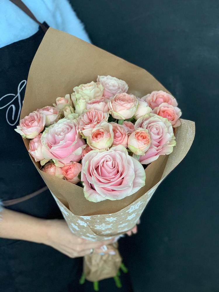 Букет цветов из: Хризантемы и Розы в Олонце