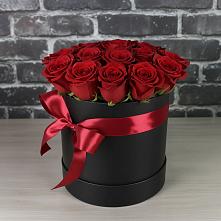 Цветочная композиция из Розы в шляпной коробке в Олонце