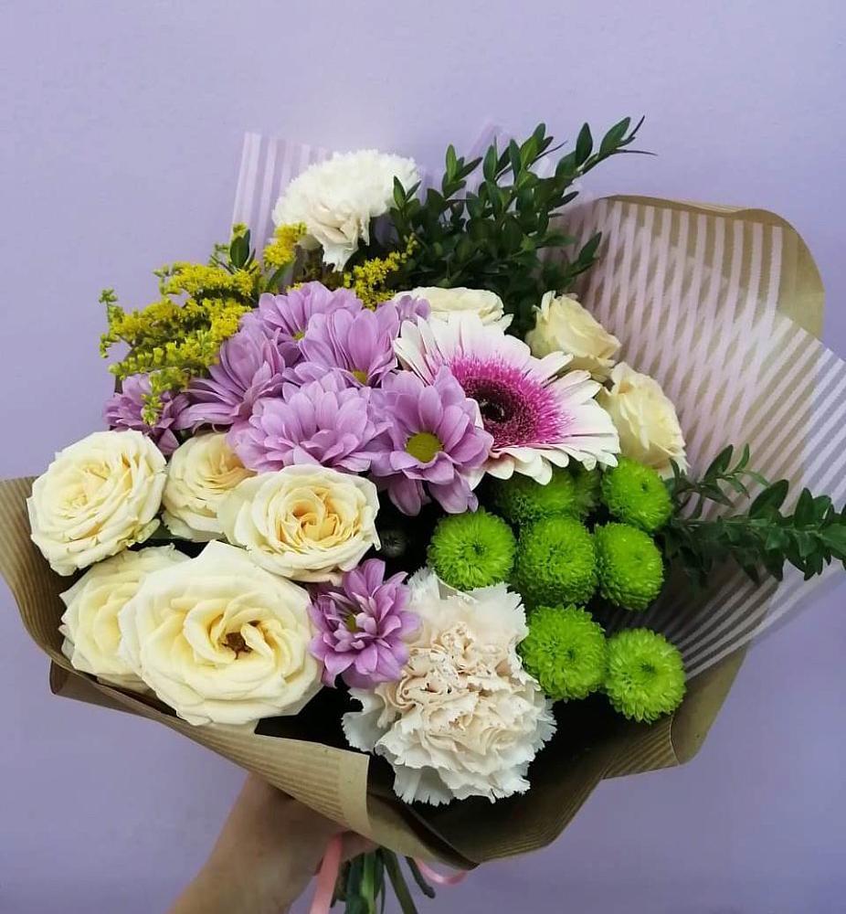 Букет цветов из: Хризантемы, Розы, Гвоздики и Герберы в Олонце