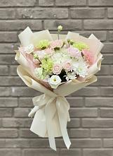 Букет цветов из:  Гвоздики, Розы, Лизиантусы и Хризантемы #REPLACE_PRED# Олонце