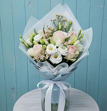 Букет цветов из:  Розы и Лизиантусы в Олонце