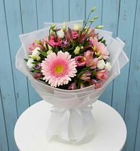 Букет цветов из:  Герберы, Альстромерии и Лизиантусы #REPLACE_PRED# Олонце