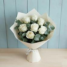 Букет Белые розы в Эвкалипте в Олонце