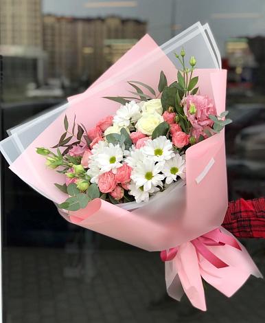 Букет цветов из: Розы, Лизиантусы и Хризантемы в Олонце
