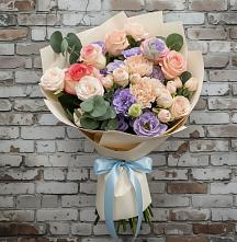 Букет цветов из:  Розы, Лизиантусы и Гвоздики в Олонце