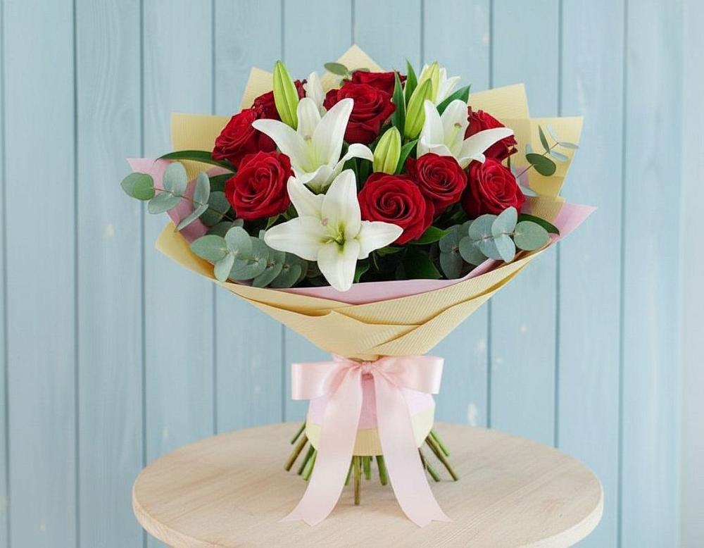 Букет цветов из: Лилии и Розы в Олонце